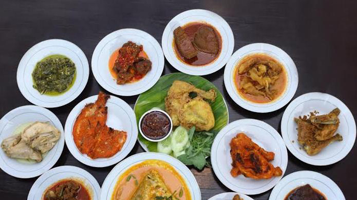 Nasi Padang : Sajian Legendaris dengan Cita Rasa Kaya Rempah